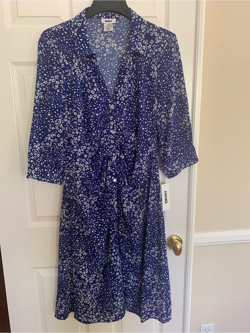 NWT DKNY Dress: Blue/White Floral, Button-Down, 3/4 Sleeves, V-Neck, Midi, 16